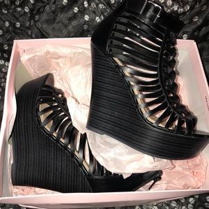🚨CLOSET CLOSING❤️*NEW* Just Fab Wedge